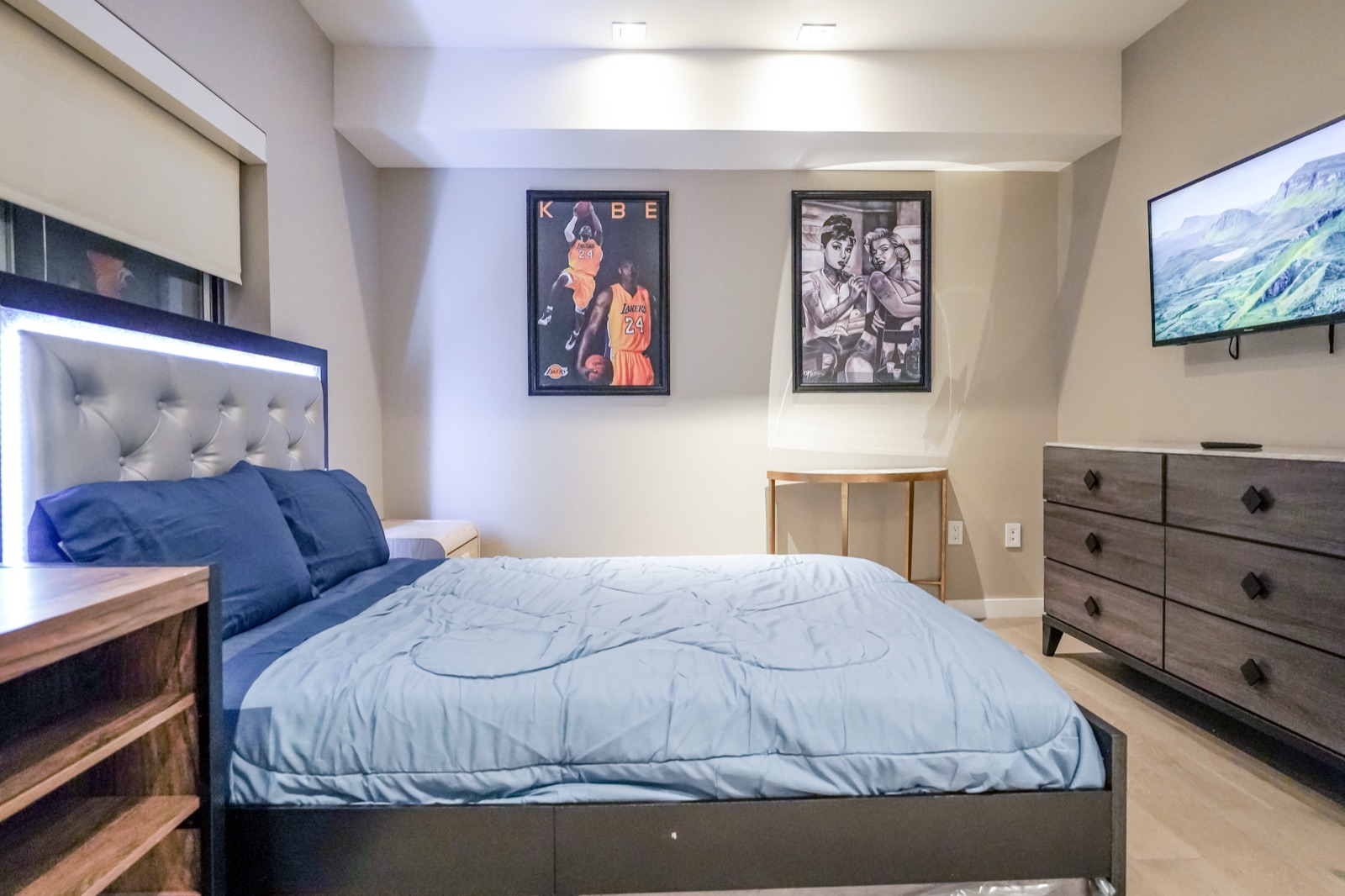 Hillside Hideaway interior